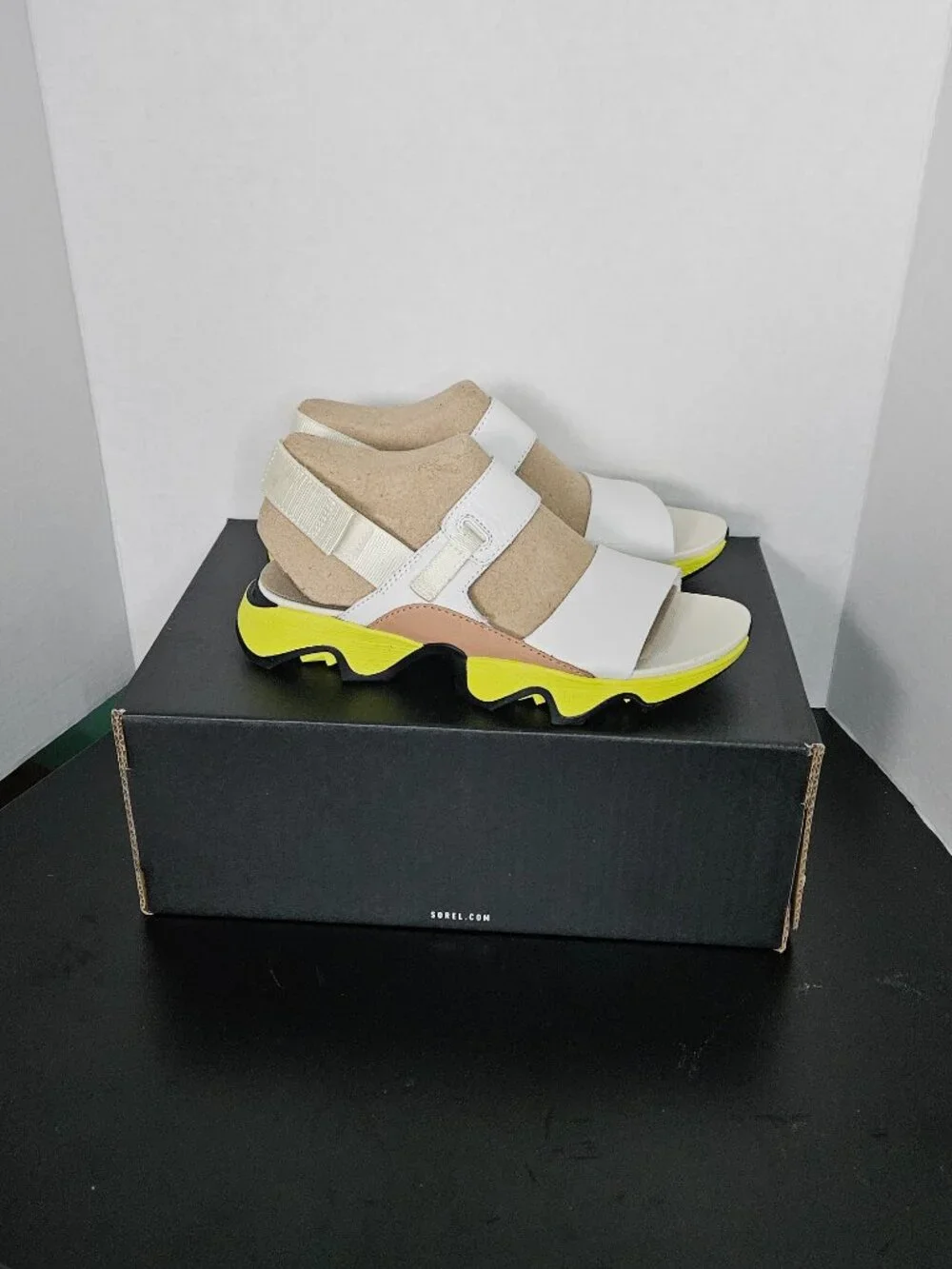 SOREL Kinetic Impact II Sling Low Sandals – Women’s Size 8– White/Neon